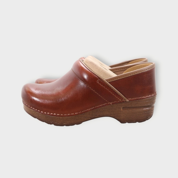 NIB Dansko Women's Size Professional Saddle Full Grain Clog